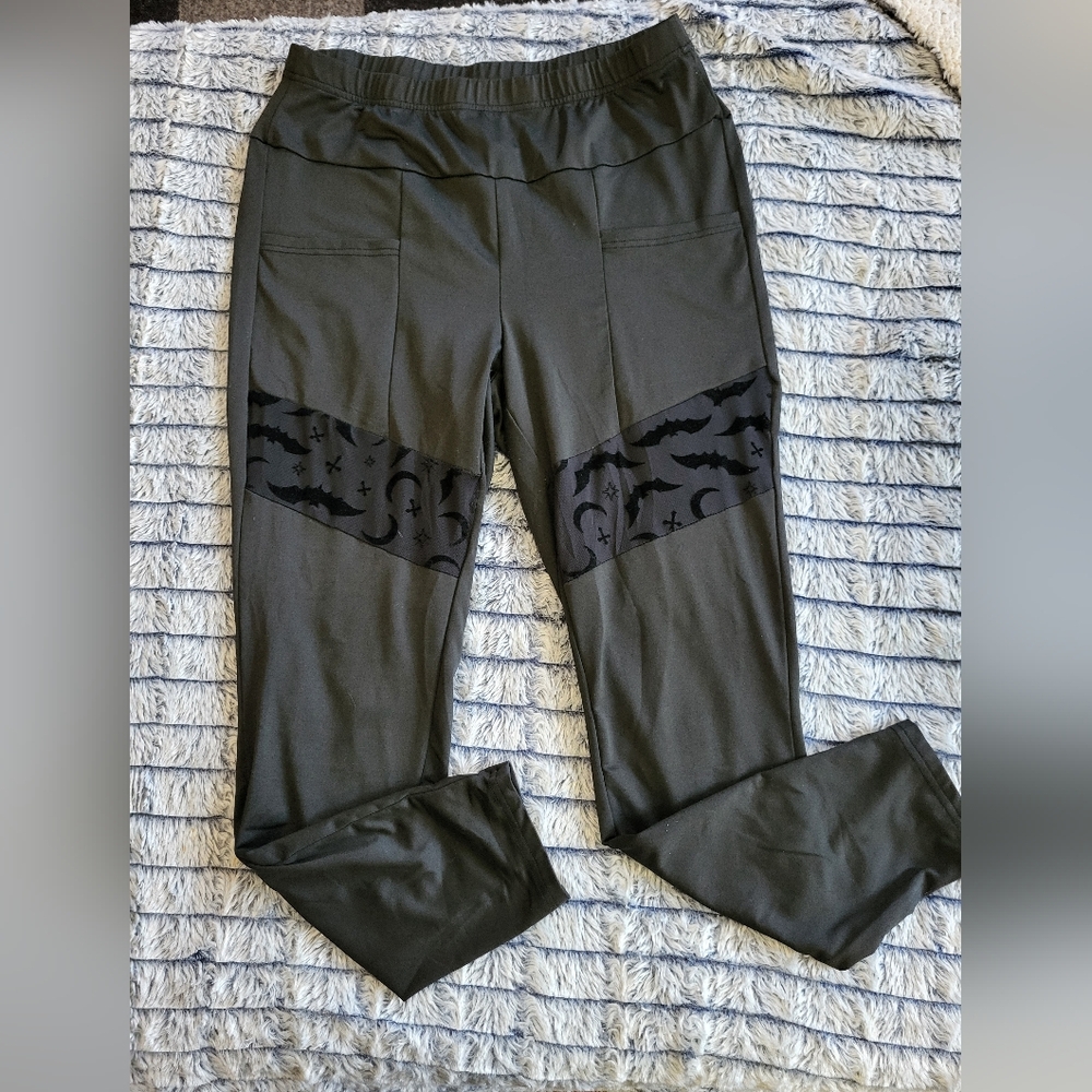 SHEIN Curve 1xl Black‎ Leggings With Sheer Panels And Bats